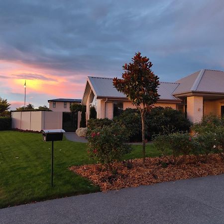 Courtenay B & B Kaiapoi ภายนอก รูปภาพ